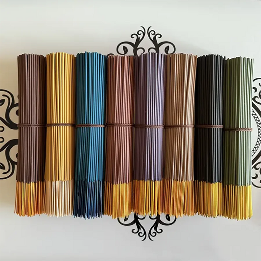 Incienso Con fragancias como salvia, lirio, agujas de pino, coco, flor de cerezo, almizcle, hierba de limón y vainilla