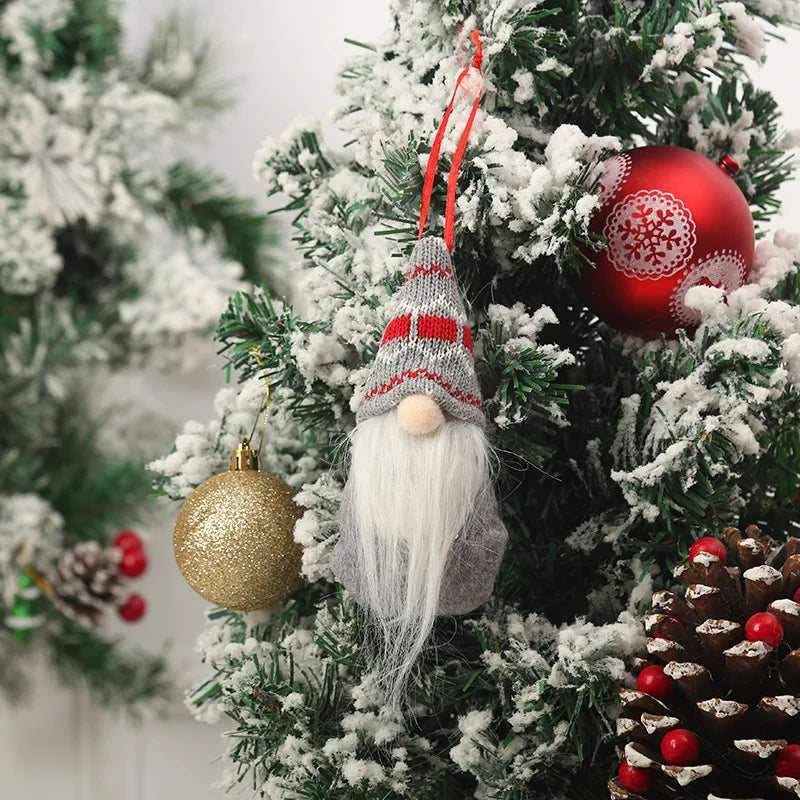 Gnomos sin rostro de decoración del árbol de Navidad