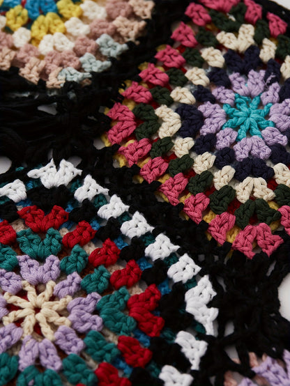 Colorido top cami con flecos de ganchillo boho - cuello en V, sin mangas, versátil y detalle de borla acrílica hecha a mano