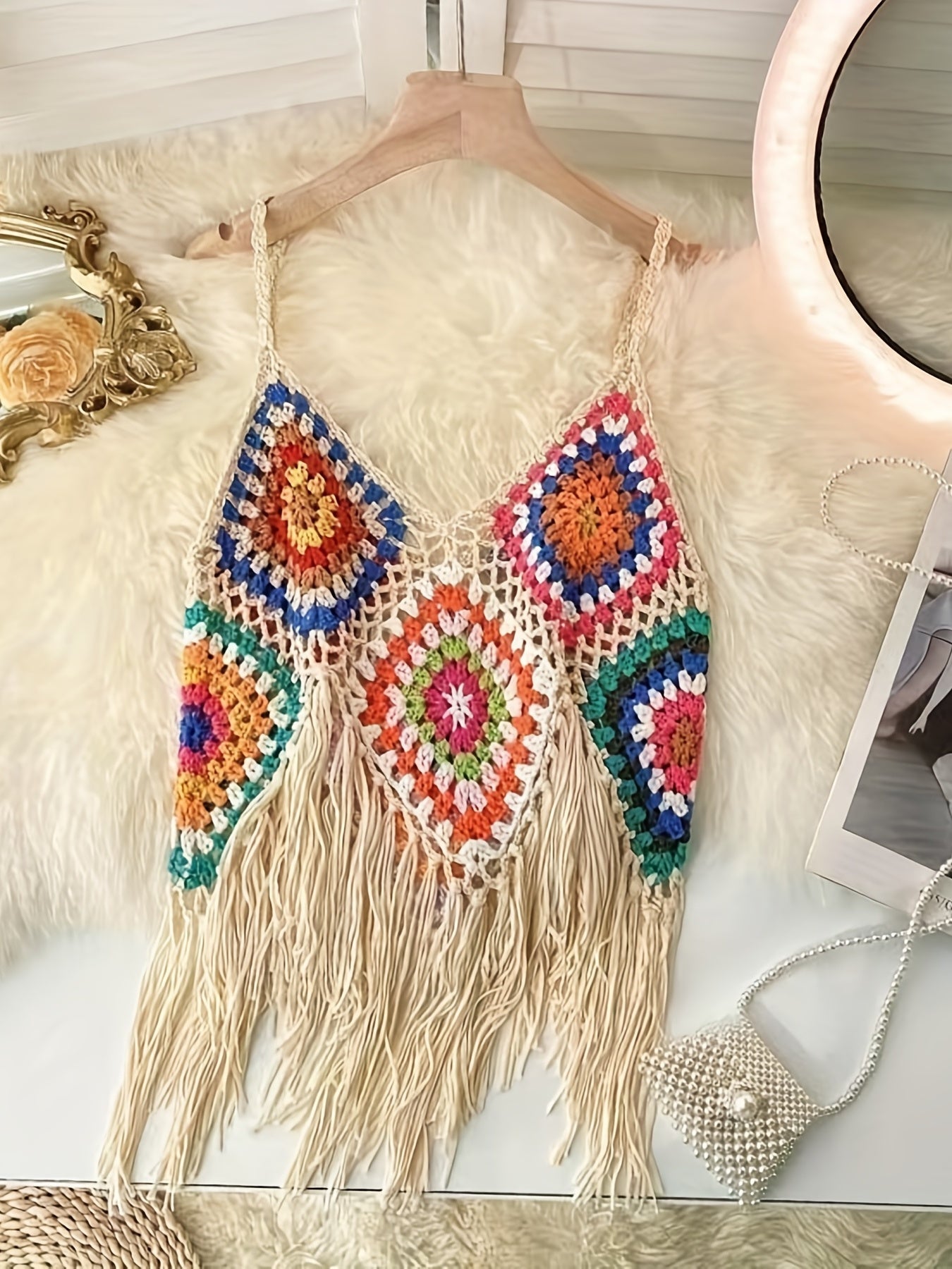 Colorido top cami con flecos de ganchillo boho - cuello en V, sin mangas, versátil y detalle de borla acrílica hecha a mano
