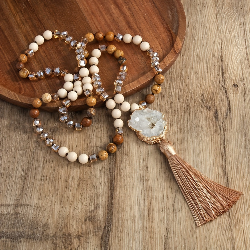 Collar de piedra natural con colgante de borla