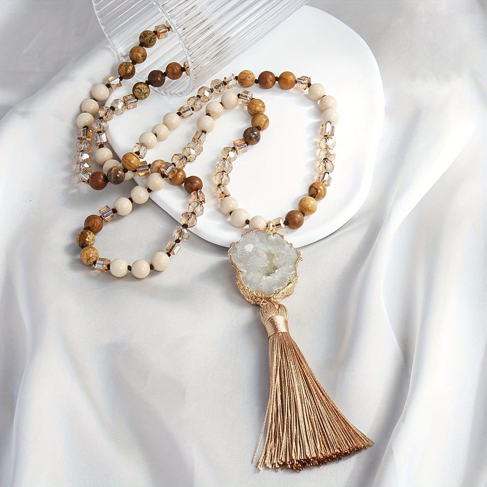 Collar de piedra natural con colgante de borla