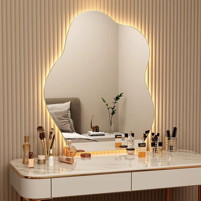 Wavy wall mirror, elegant design