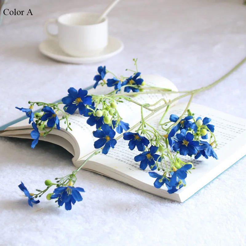 Hermosa lila pequeñas flores artificiales