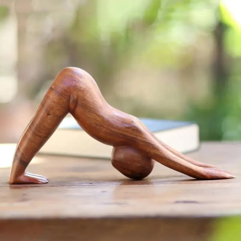 Estatua de meditación de yoga de madera madera hecha a mano