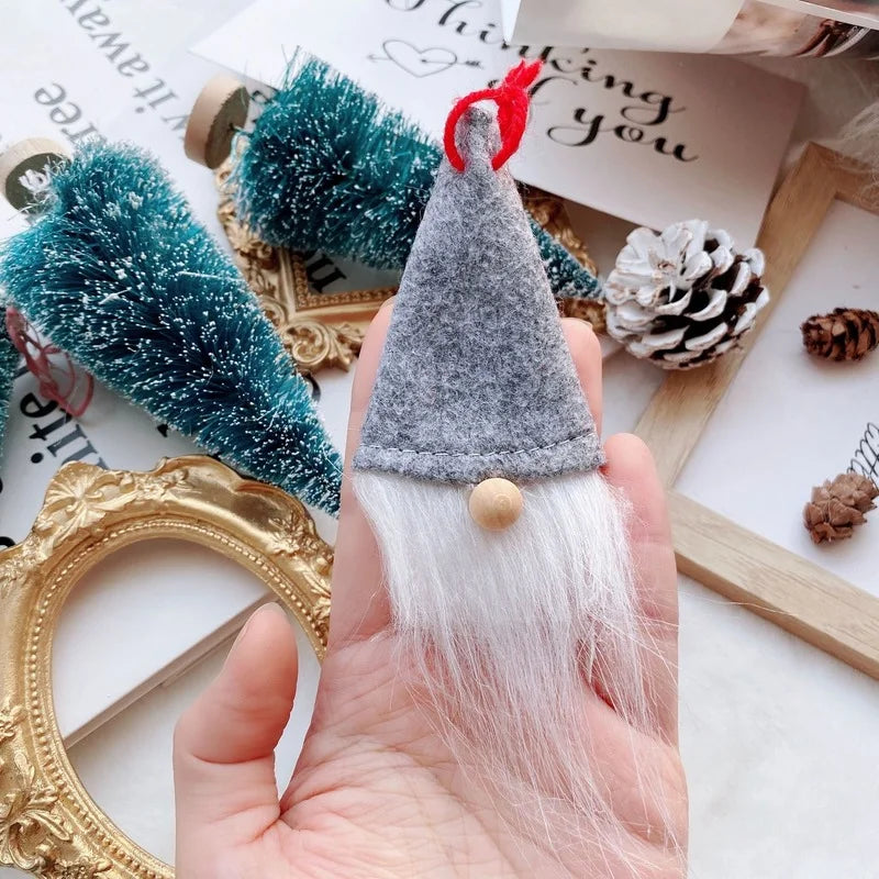 Gnomos sin rostro de decoración del árbol de Navidad