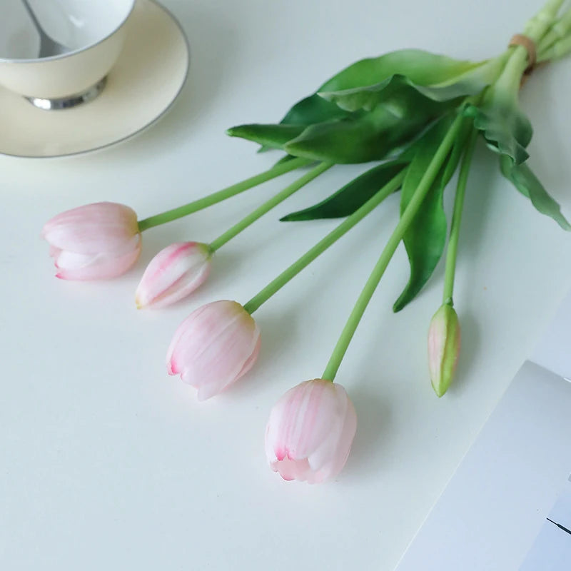 Ramo de tulipanes de 5 piezas