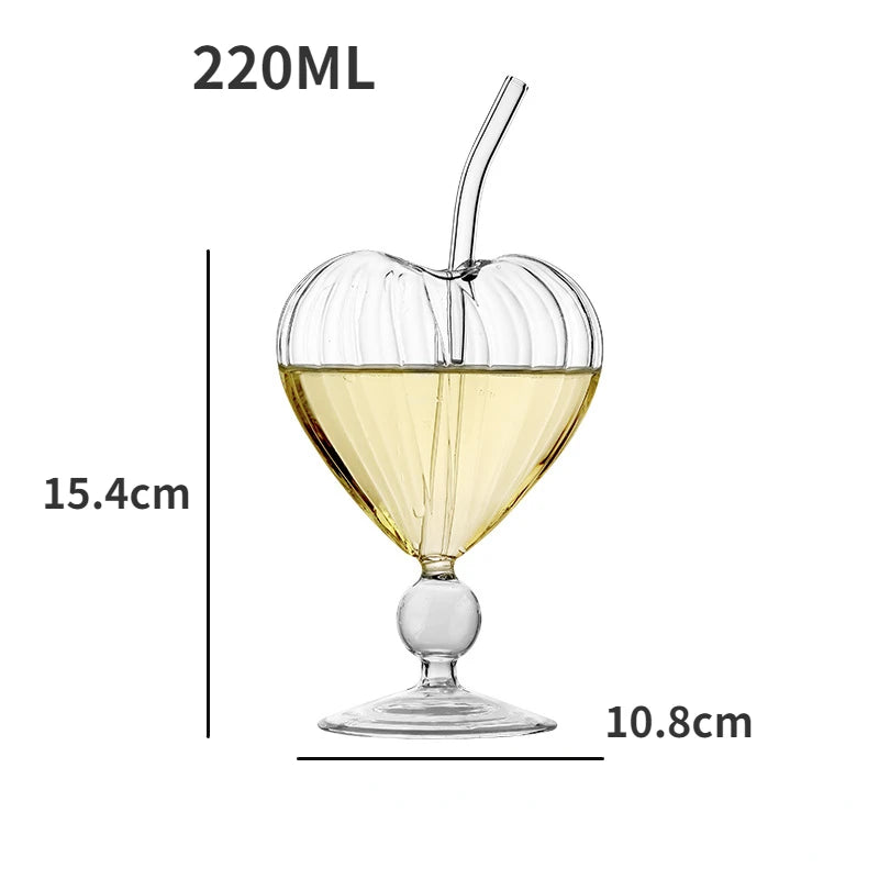 Copa creativa en forma de corazón