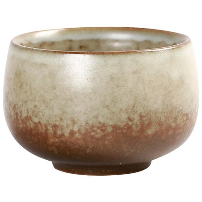 Cinco tazas de té de cerámica gruesa