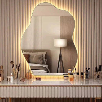 Wavy wall mirror, elegant design