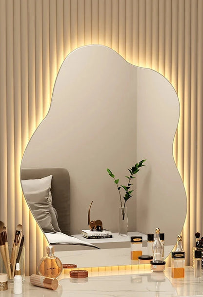 Wavy wall mirror, elegant design