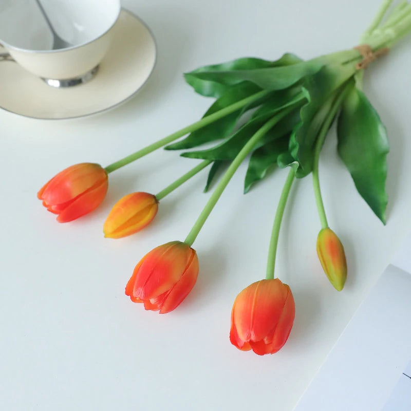 Ramo de tulipanes de 5 piezas