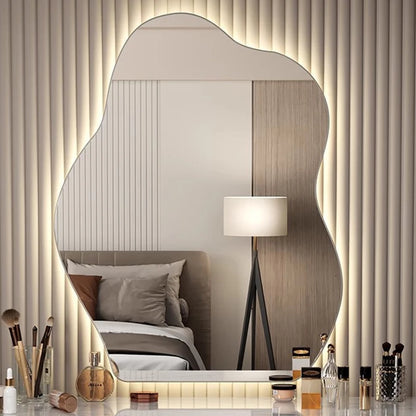 Wavy wall mirror, elegant design