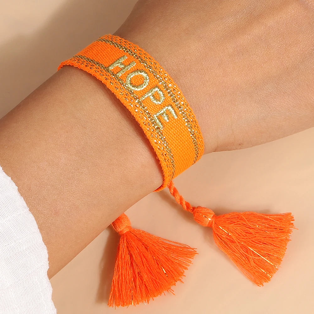 Letras de bordado de Bohemia Pulsera de borla tejida trenzada ajustable hecha a mano moda retro