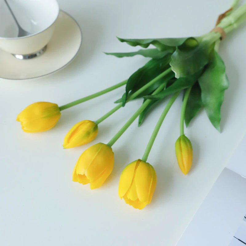 Ramo de tulipanes de 5 piezas