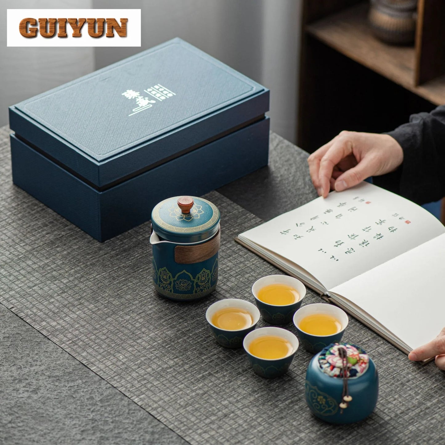 Caja de regalo para los amantes del té hecha porcelana con un diseño exclusivo