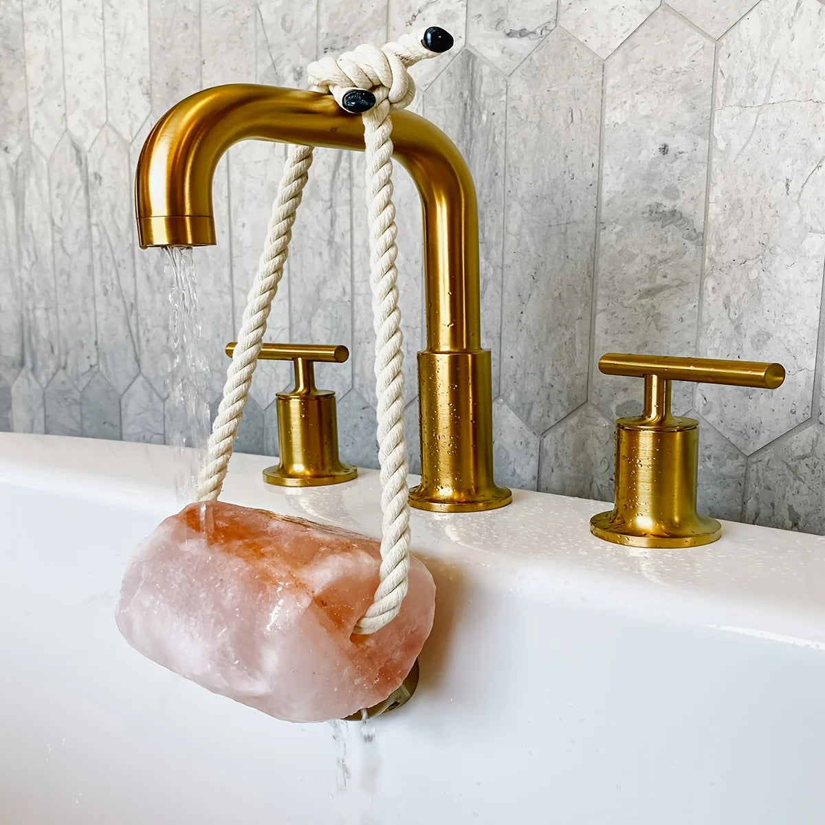 Roca de sal de baño y ducha sal del Himalaya