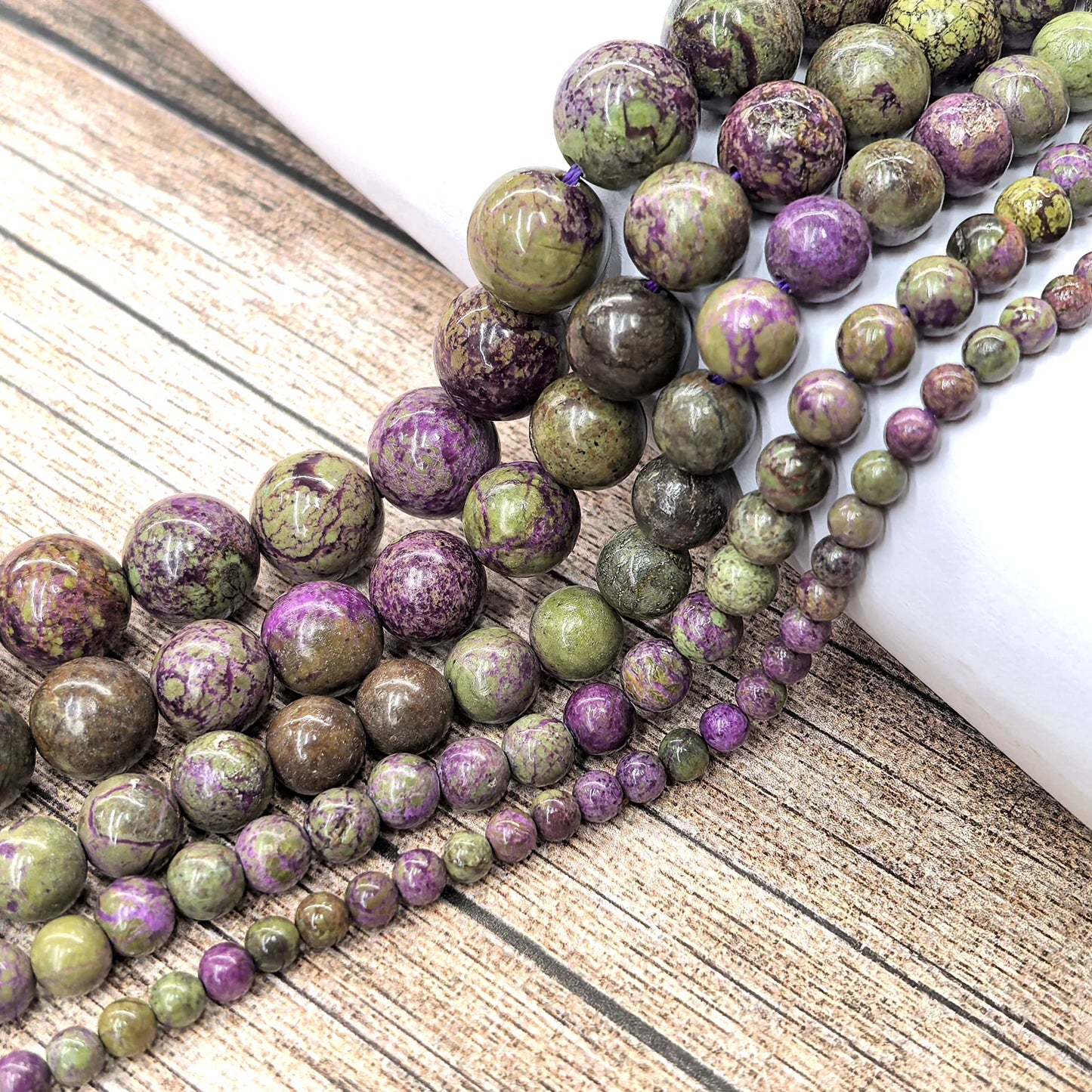 Cuentas redondas pulidas a mano