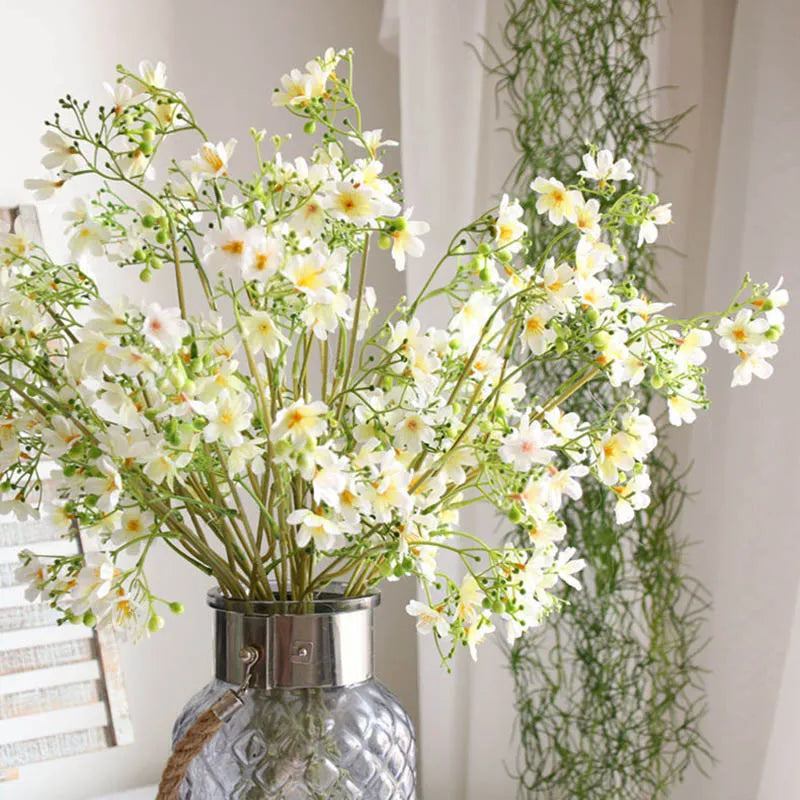 Hermosa lila pequeñas flores artificiales