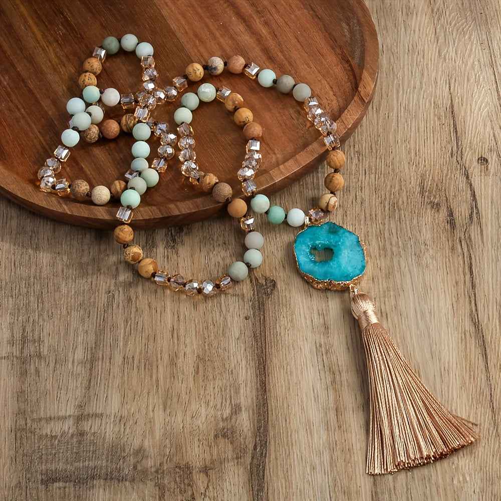 Collar de piedra natural con colgante de borla