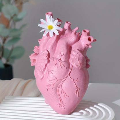 Jarrón de flores en forma de corazón